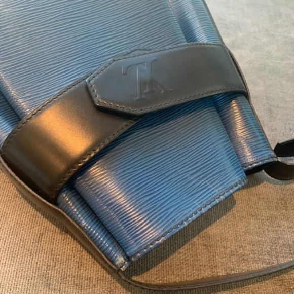 AUTHENTIC Louis Vuitton Sac D'epaule - Picture 4 of 4